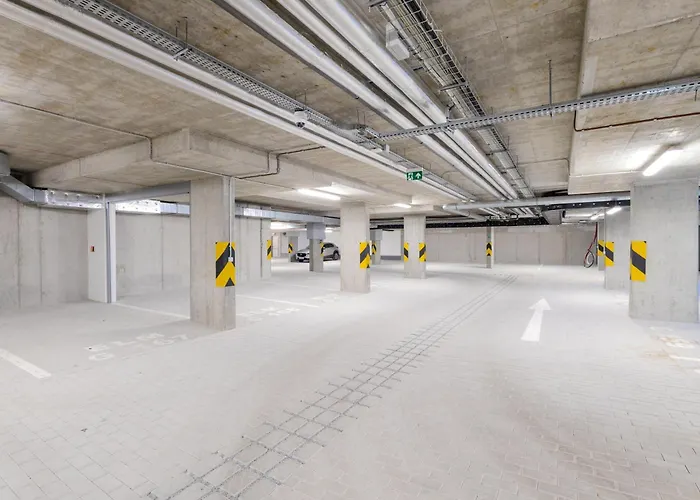 Spacious 3Br - 2 Parking Spots, Full Kitchen, By Gravity Prague