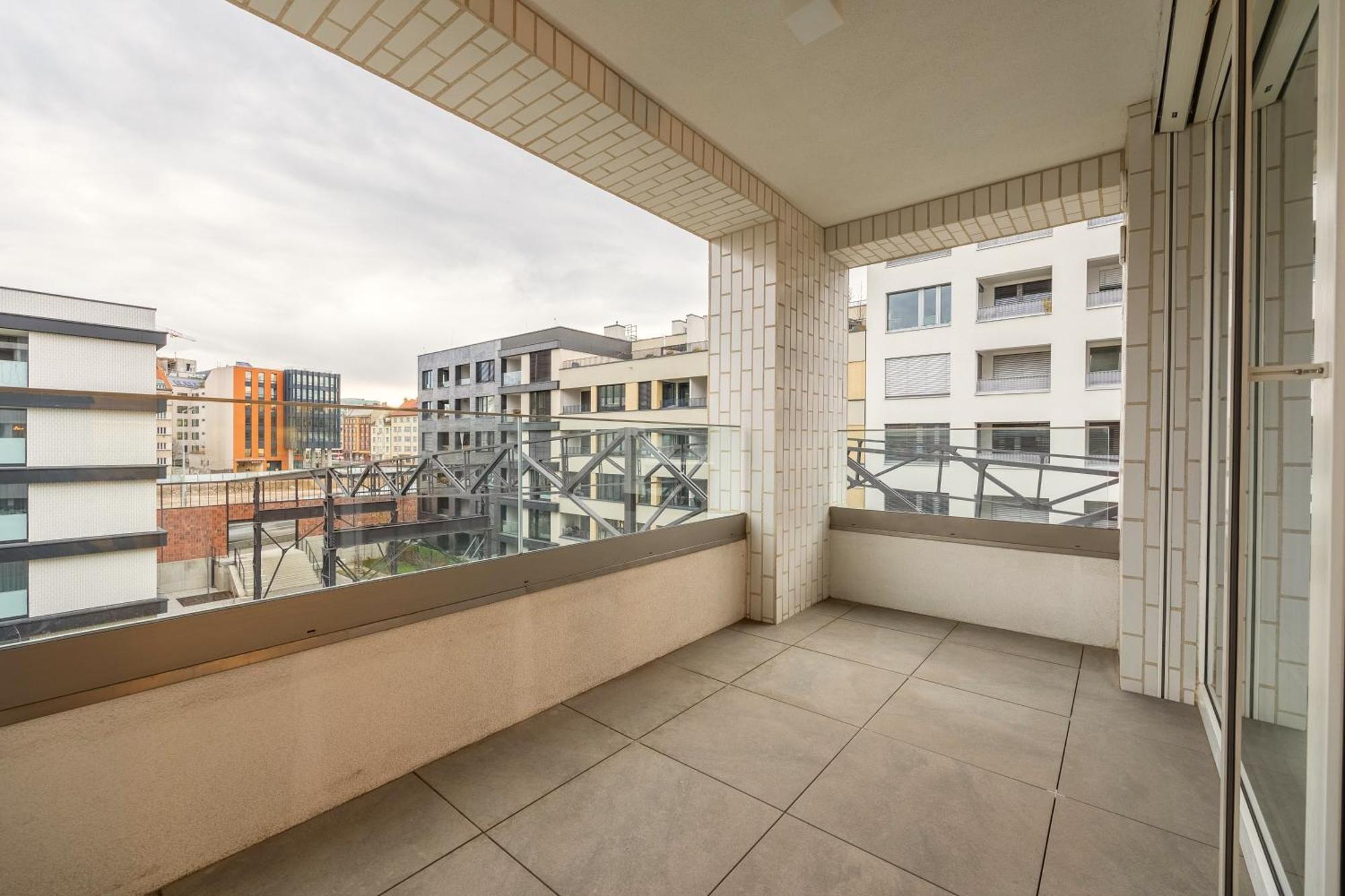 Appartement Spacious 3br - 2 Parking Spots, Full Kitchen, By Gravity Prague